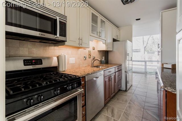 1346 Nicolet Place, Detroit, MI 48207