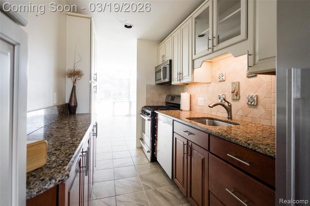 1346 Nicolet Place, Detroit, MI 48207