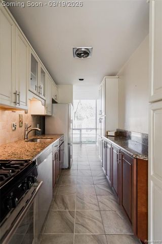 1346 Nicolet Place, Detroit, MI 48207