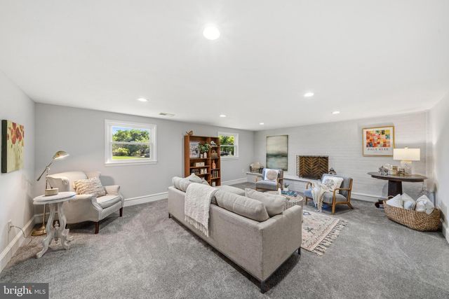 2 ORLEANS TER, Kensington, MD 20895
