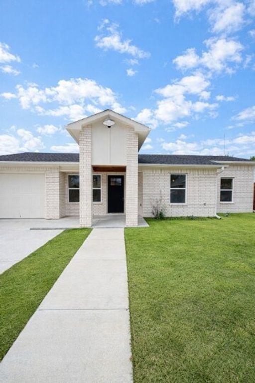 2506 Bliss Street, Greenville, TX 75402