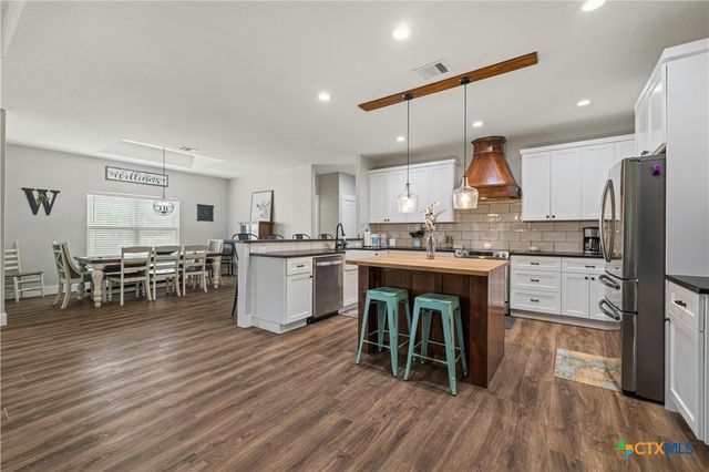 1090 County Road 334, Burnet, TX 78611