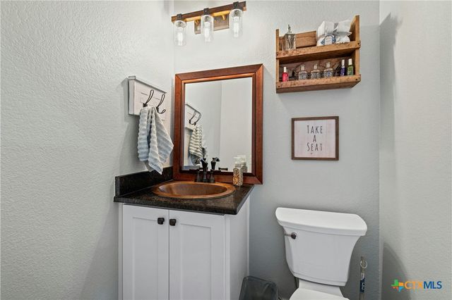 1090 County Road 334, Burnet, TX 78611