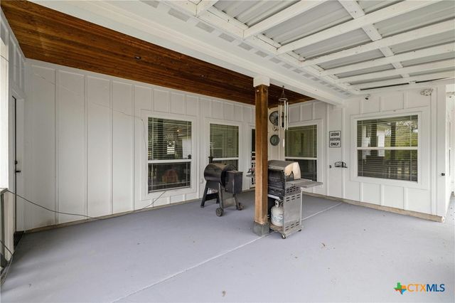 1090 County Road 334, Burnet, TX 78611