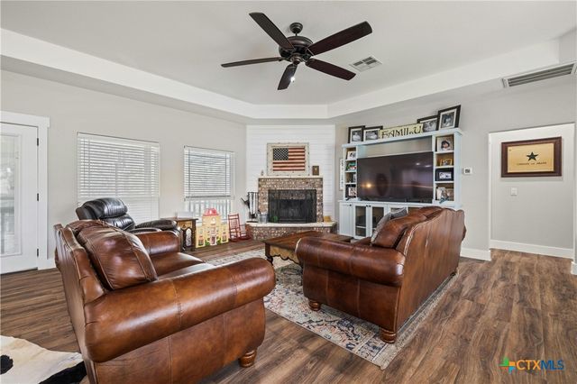 1090 County Road 334, Burnet, TX 78611