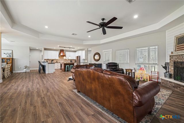 1090 County Road 334, Burnet, TX 78611