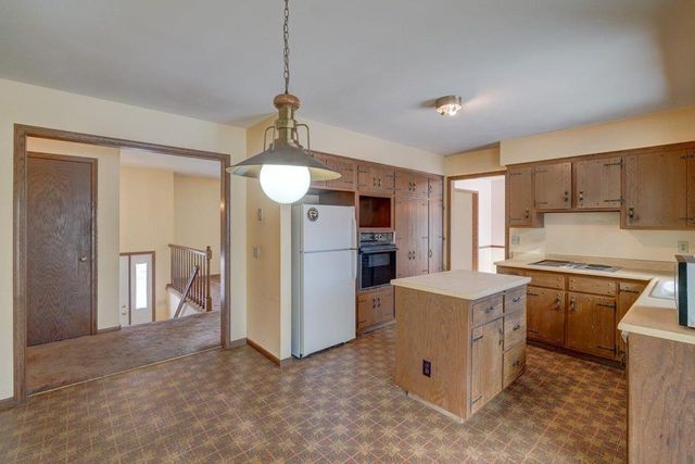30 Morningdale Circle, Madison, WI 53717