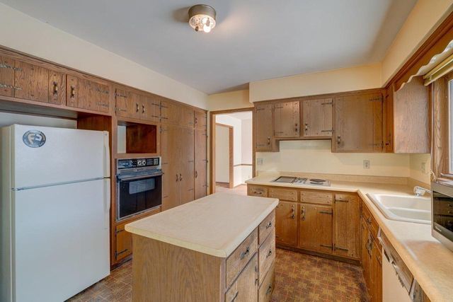 30 Morningdale Circle, Madison, WI 53717