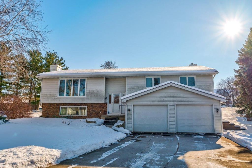 30 Morningdale Circle, Madison, WI 53717
