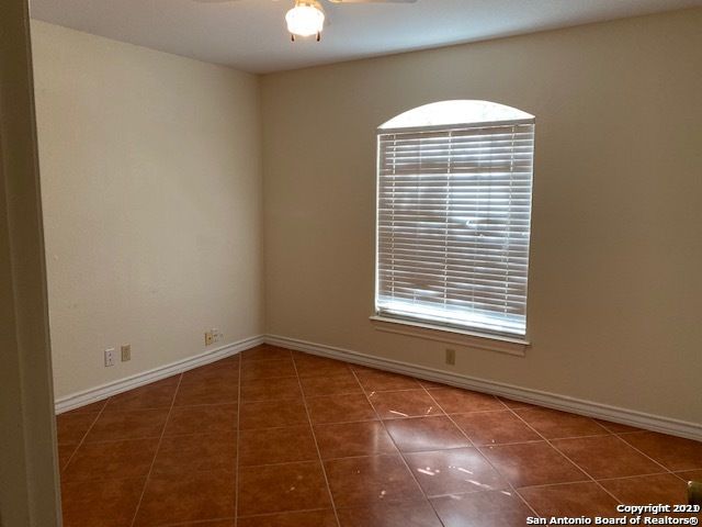 1907 Summerwood Dr, San Antonio, TX 78232