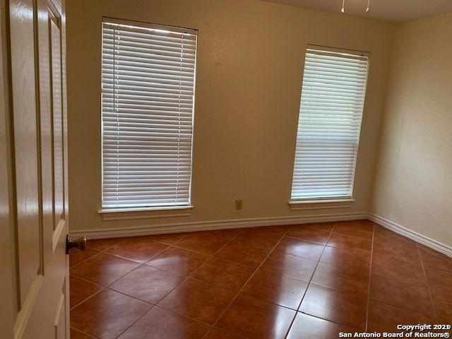 1907 Summerwood Dr, San Antonio, TX 78232