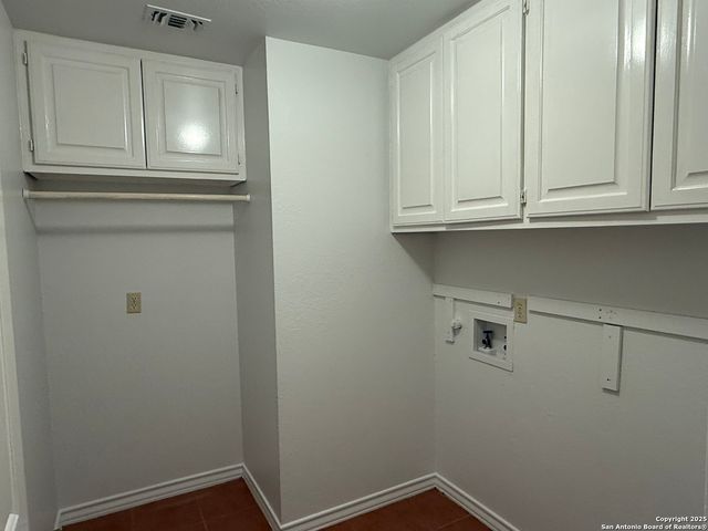 1907 Summerwood Dr, San Antonio, TX 78232