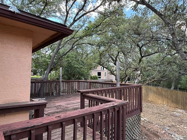 1907 Summerwood Dr, San Antonio, TX 78232