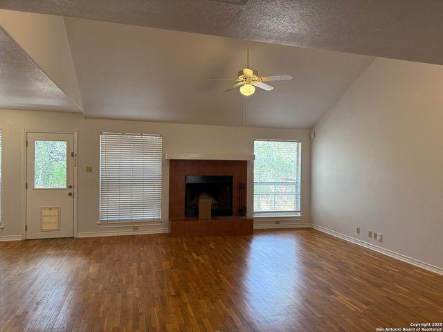 1907 Summerwood Dr, San Antonio, TX 78232