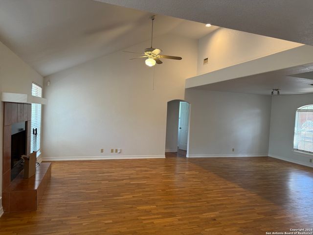 1907 Summerwood Dr, San Antonio, TX 78232