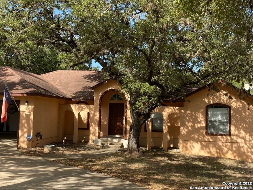 1907 Summerwood Dr, San Antonio, TX 78232