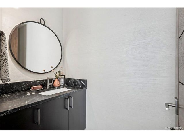 525 Columbine St, Denver, CO 80206