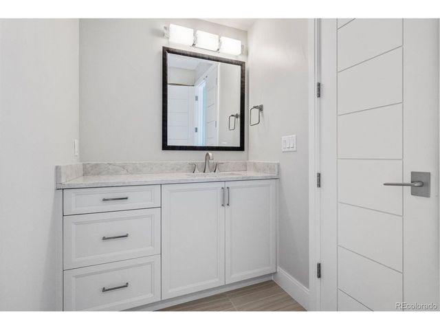 525 Columbine St, Denver, CO 80206