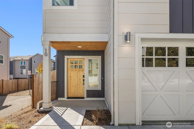 10 160th Place SE, Bothell, WA 98012