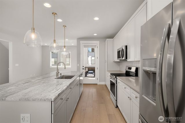 10 160th Place SE, Bothell, WA 98012
