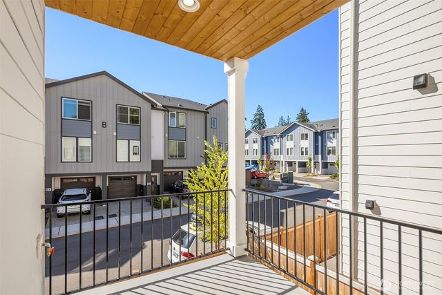 10 160th Place SE, Bothell, WA 98012