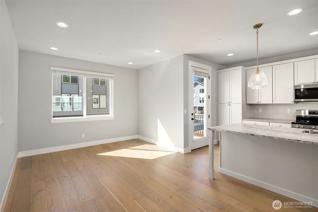 10 160th Place SE, Bothell, WA 98012