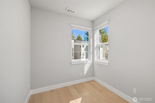 10 160th Place SE, Bothell, WA 98012