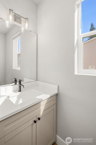 10 160th Place SE, Bothell, WA 98012