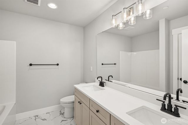 10 160th Place SE, Bothell, WA 98012