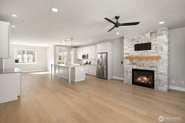 10 160th Place SE, Bothell, WA 98012