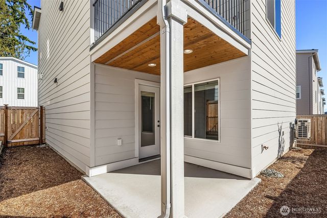 10 160th Place SE, Bothell, WA 98012