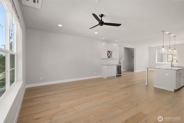 10 160th Place SE, Bothell, WA 98012