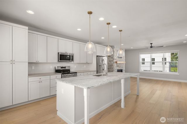 10 160th Place SE, Bothell, WA 98012
