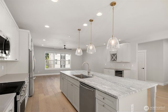 10 160th Place SE, Bothell, WA 98012