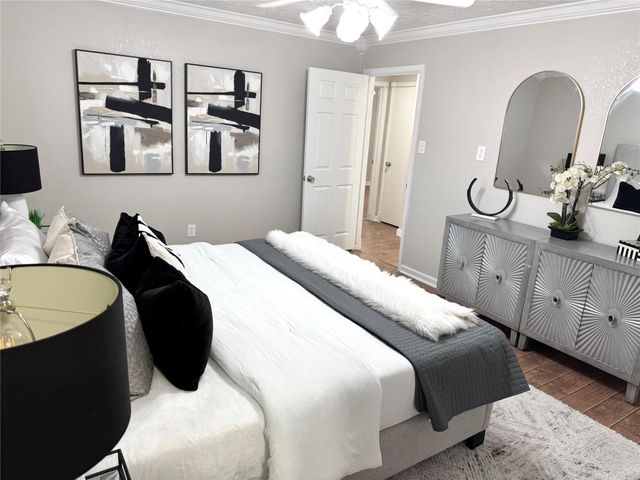 959 Festival Drive, Houston, TX 77062