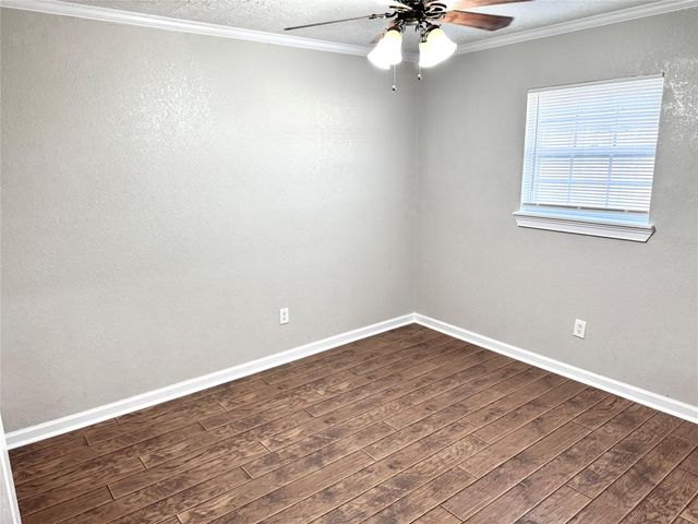 959 Festival Drive, Houston, TX 77062