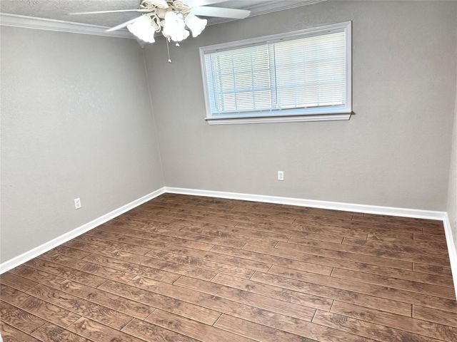 959 Festival Drive, Houston, TX 77062