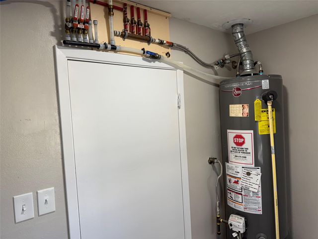 959 Festival Drive, Houston, TX 77062