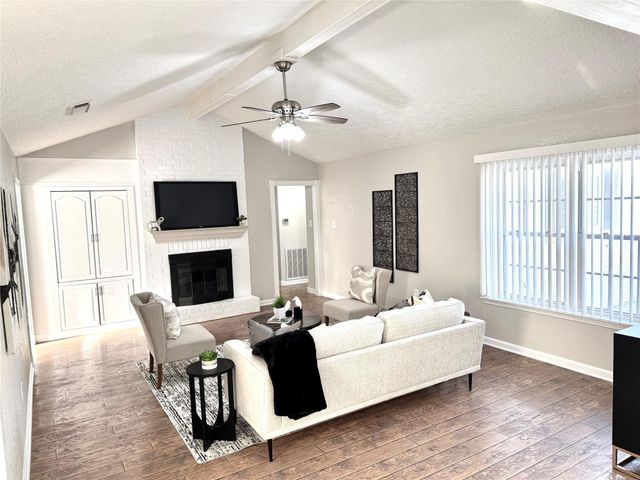 959 Festival Drive, Houston, TX 77062