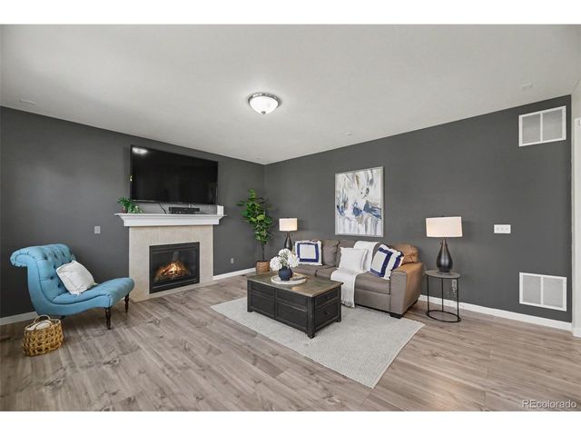 10934 Pitkin St, Commerce City, CO 80022