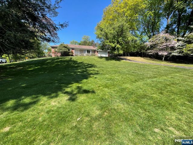 1027 Westwood Avenue, Old Tappan, NJ 07675
