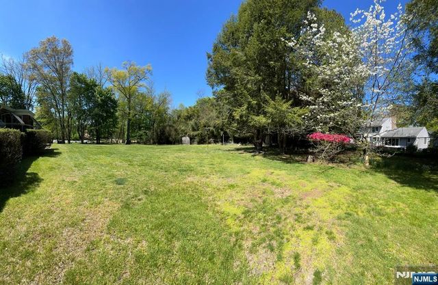 1027 Westwood Avenue, Old Tappan, NJ 07675