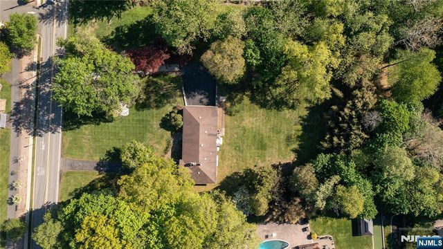 1027 Westwood Avenue, Old Tappan, NJ 07675