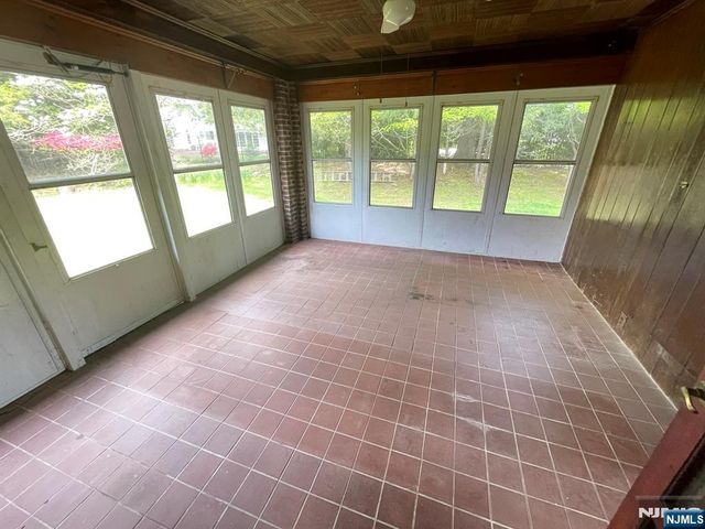 1027 Westwood Avenue, Old Tappan, NJ 07675