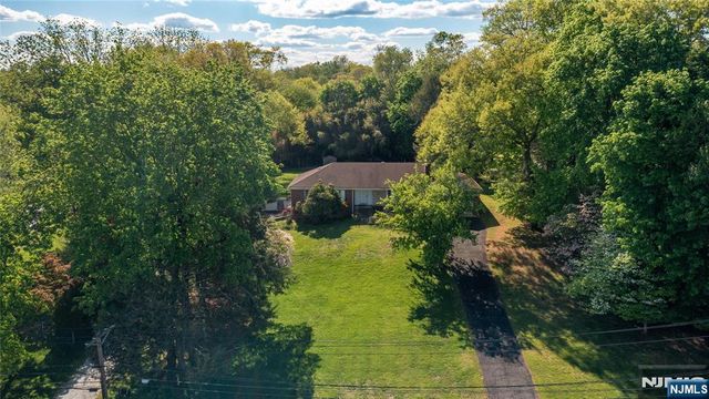 1027 Westwood Avenue, Old Tappan, NJ 07675