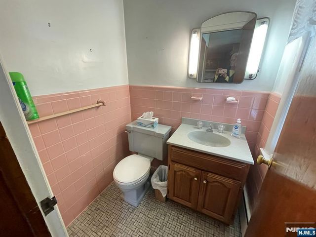 1027 Westwood Avenue, Old Tappan, NJ 07675