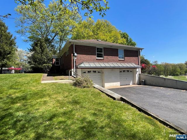 1027 Westwood Avenue, Old Tappan, NJ 07675