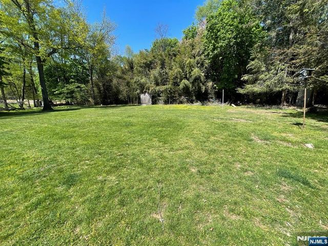 1027 Westwood Avenue, Old Tappan, NJ 07675