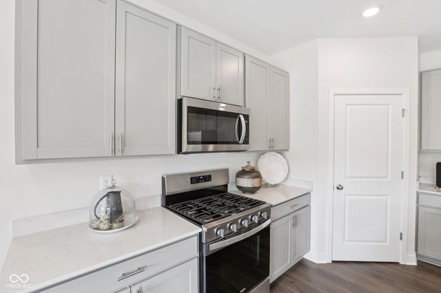 6289 Flag Stop Drive, Whitestown, IN 46075