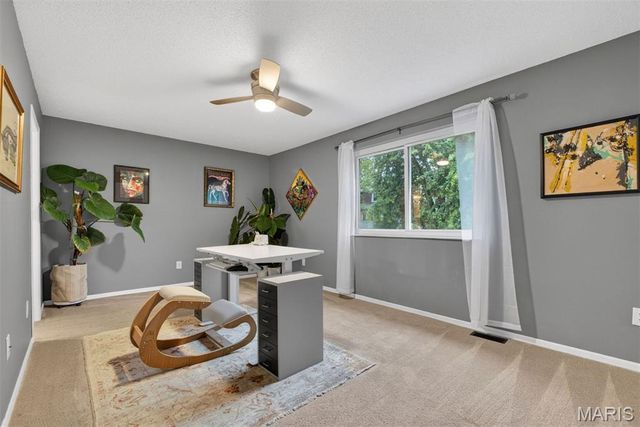 2039 Kentmore Lane, Chesterfield, MO 63017